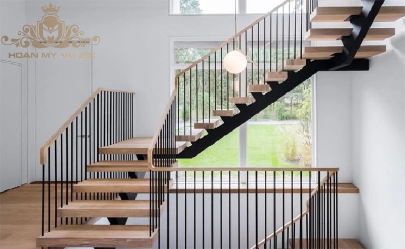 #1 Cầu Thang Gỗ Đẹp Nhất? Nên Chọn Cầu Thang Gỗ Hay Nhôm Đúc